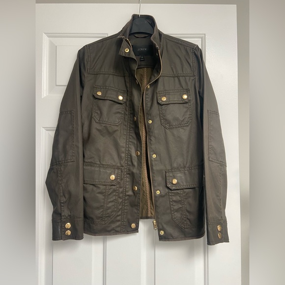 Like new, women’s wax style jacket with gold zipper and buttons. - Picture 2 of 7